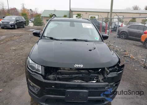 2018 Jeep Compass Latitude 4X4 из США, поврежденный, VIN 3C4NJDBB8JT360467